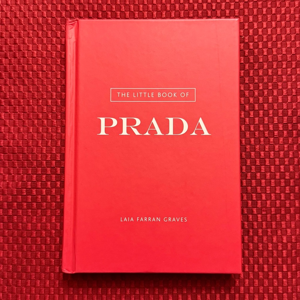 Fashion Books - Picture 5 of 10